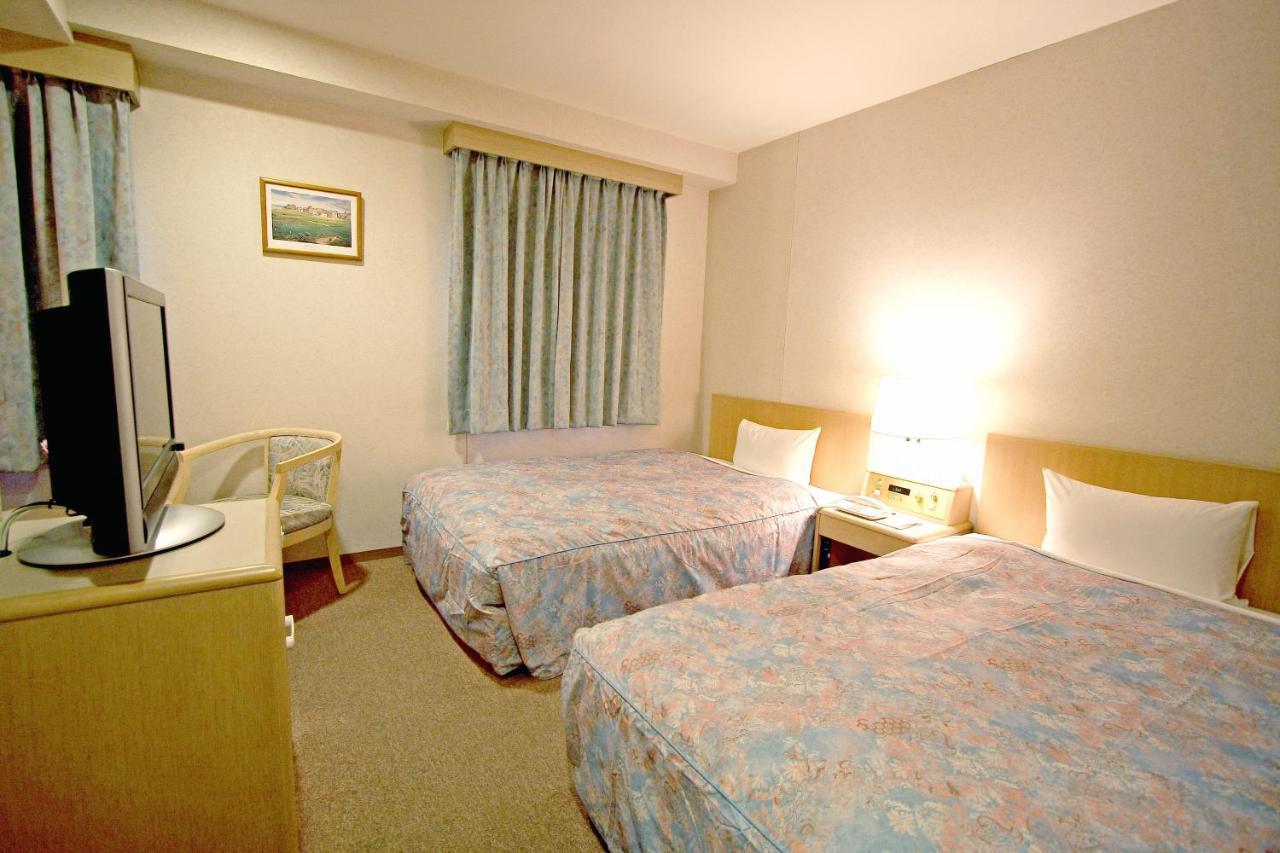 Hotel Central Sendai Bagian luar foto